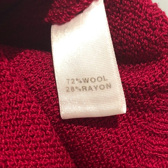 St. John - Red/Magenta Button Sweater, Great Condition, Women's Medium, Wool - Picture 7 of 7